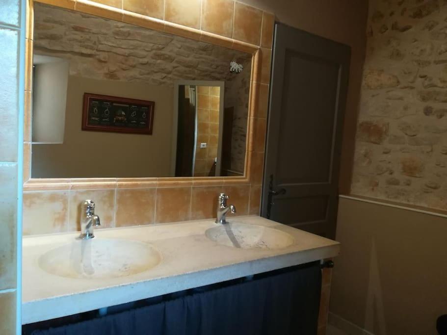 Gite De Charme 80 M², Piscine, Proche D'Uzes. Vezenobres Luaran gambar