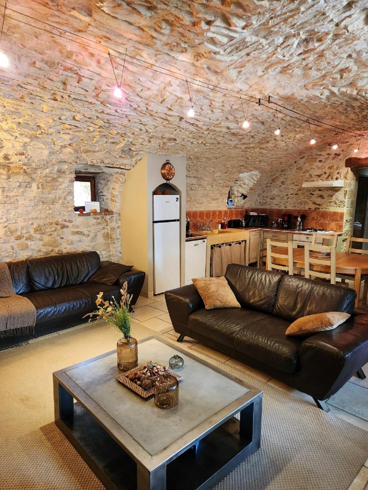 Gite De Charme 80 M², Piscine, Proche D'Uzes. Vezenobres Luaran gambar